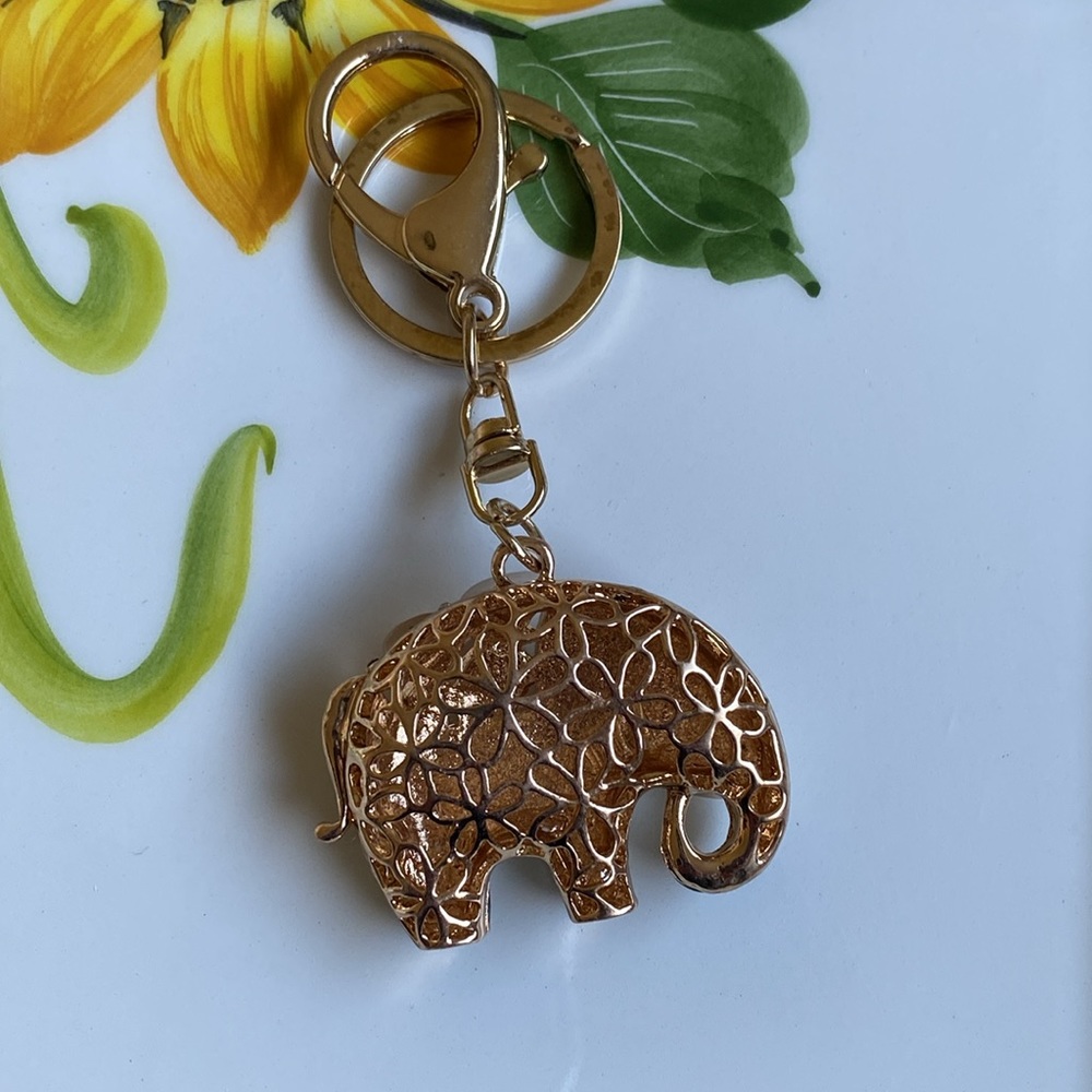 Elephant Rhinestone Keychain - Picture 3 of 6